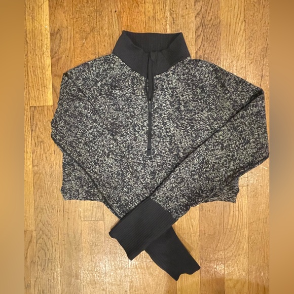 Lululemon quarter zip - Picture 2 of 2